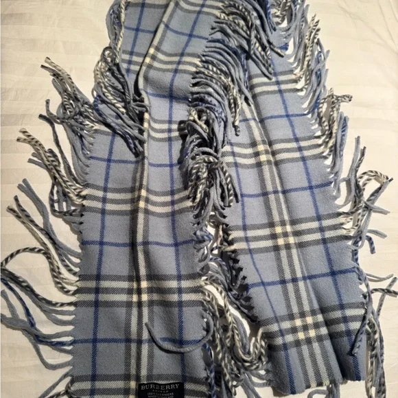 Burberry Light Blue Plaid Cashmere Scarf with Navy and Gray Accents - Picture 4 of 4